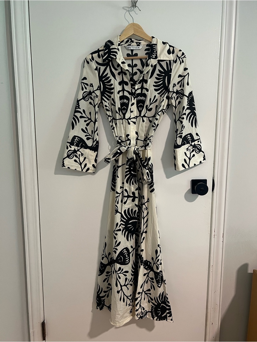 Zara Black & Off White Graphic Botanical Motif Midi Dress - Picture 2 of 4